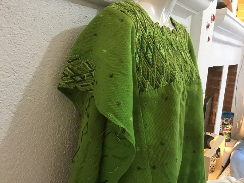 Vintage mayan Guatemalan Huipil 100/% Cotton Handmade Hand Woven Hand Embroidered Hippie Boho Festival Poncho Kaftan Caftan