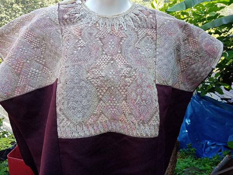 Vintage Guatemalan Mayan Huipil Chichicastenango Circa 1970/'s Handmade Hand Woven Hand Embroidered Poncho Kaftan Caftan Geometric Authentic