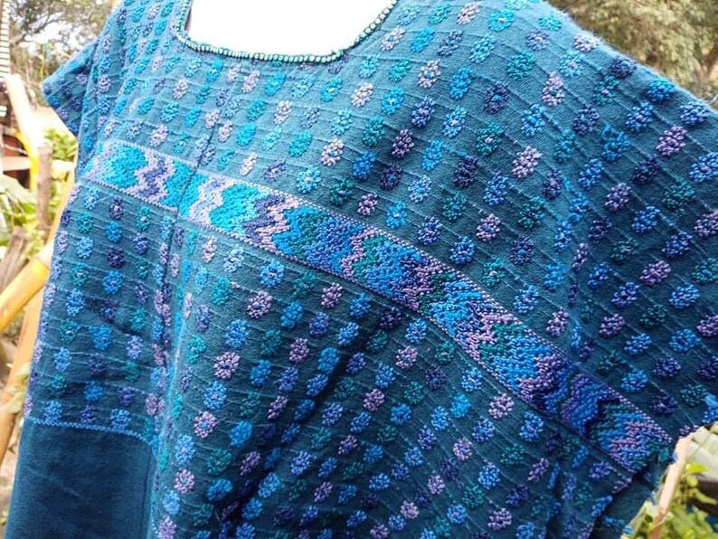 Vintage mayan Guatemalan San Lucas Toliman 100/% Cotton Handmade Hand Woven Hand Embroidered Hippie Boho Poncho Kaftan Caftan