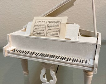 dollhouse grand piano