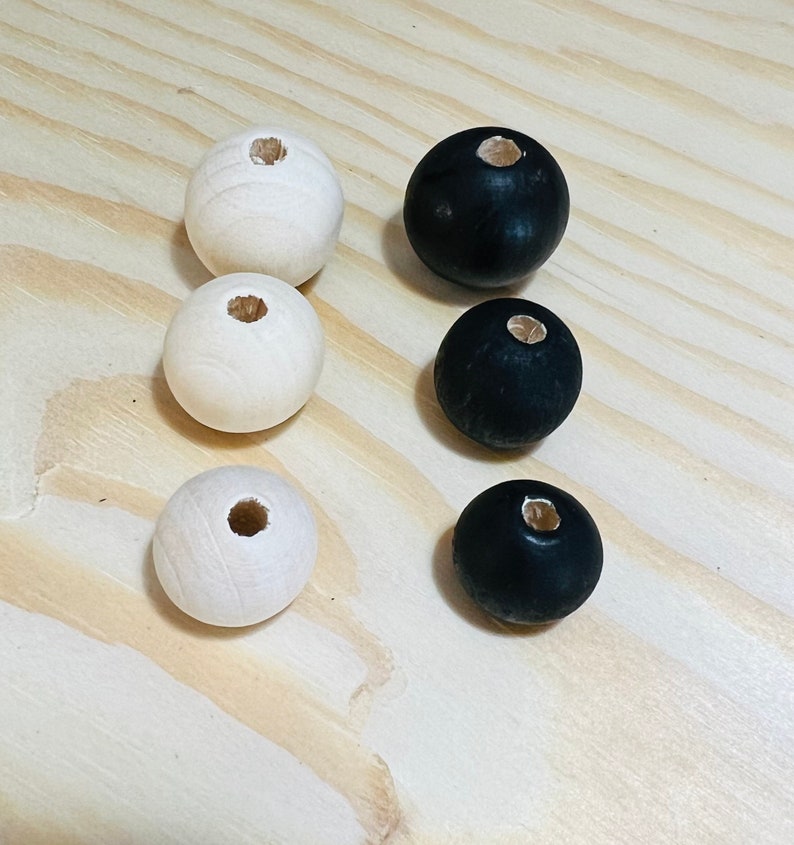Beads come in black and natural color only.
