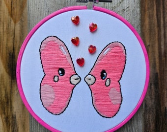 Luvdisc, finished embroidery hoop