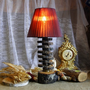 LÂMPADA DE MESA feita à mão em madeira de carvalho, corte de tronco de árvore, decoração rústica de 50 cm, lâmpada de mesa de madeira flutuante, 5º aniversário por Jims Wood World