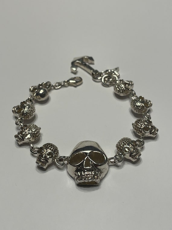 Skulls bracelet