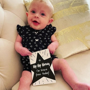 DIGITAL Hip Dysplasia Milestone Cards; Milestone Cards, Photo Props, Hip Dysplasia Spica Cast, Pavlik Harness, Rhino Brace, DDH, Hip Baby