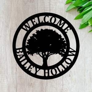 Personalized Metal ACM Oak Tree Sign - Last Name or Custom Text Door Hanger for Front or Back Door - Custom Wreath for Front Porch