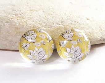 2 Glass Dome Cabochons | Vintage White Flowers on Pale Mustard Yellow for 12mm Settings Earrings Necklaces Rings Brooches Pendants Jewelry