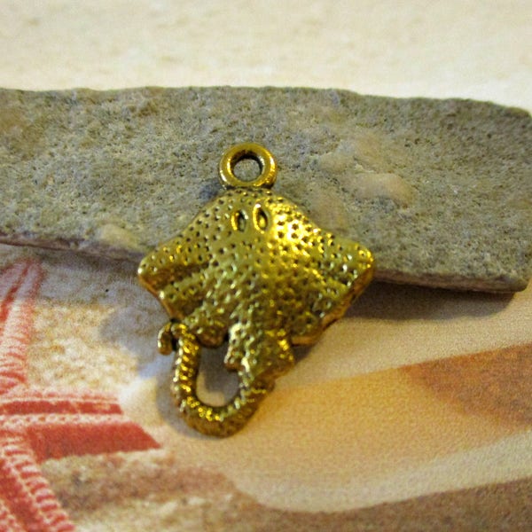 2 Gold Brass Stingray Charms or Manta Ray Charms for Beach Jewelry | Ocean Earrings Necklace Charm Bracelet | Fish Charms | Nautical Jewelry