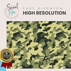 Può includere: Un topper per torta con un motivo mimetico nei toni del verde e del marrone. I testi "Sweet Tops" e "High Resolution" sono visibili. Un sigillo dorato con un nastro rosso recita "Premium Quality".