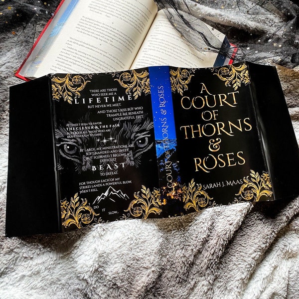 Erreur d'impression Un tribunal d'épines et de roses jaquette | Un tribunal d'épines et de roses, livres ACOTAR, produits dérivés ACOTAR | sous licence Sarah J. Maas