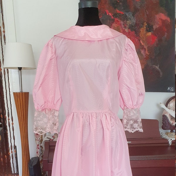 Bubblegum Pink 1980's Puffy Sleeve Party / Prom Dress with Lace and Tulle Ruffles