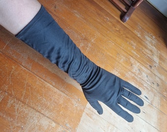 Classic Vintage *slightly worn* Black Mid-Arm Gloves Long Pull On Simple Gloves