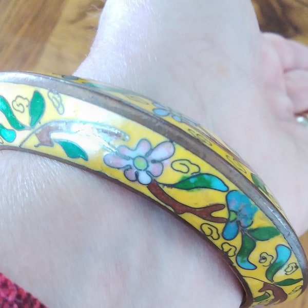 RARE Vintage Chinese cloisonne enamel yellow bangle // Asian style statement bracelet, antique, bold accent colour, floral