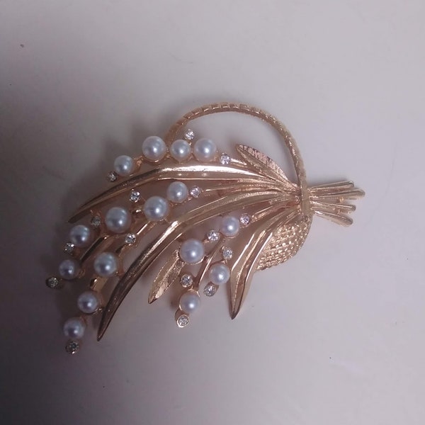 Vintage 60s brooch, numbered 0720, likely Marcel Boucher // 1960s, faux pearl and rhinestone floral basket