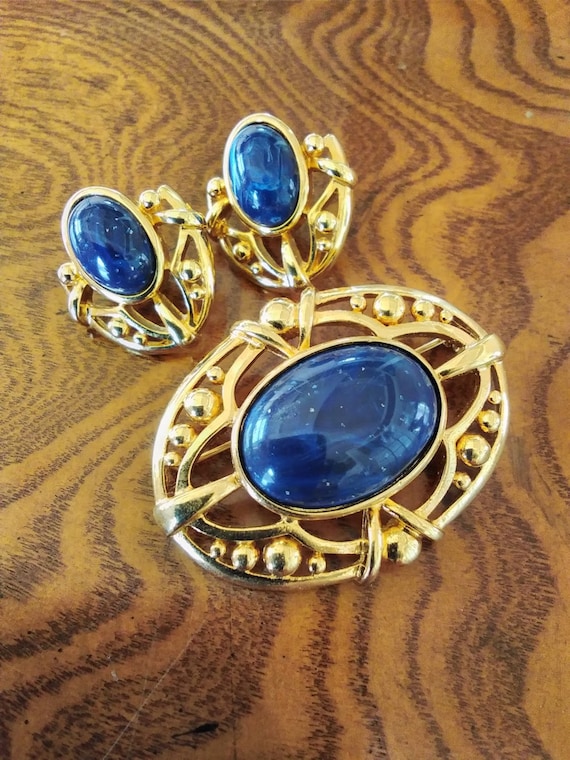 Vintage faux lapis demi parure brooch and earrings