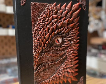 A4 drakenoog-schetsboek met harde kaft. 3D-draak, met de hand gevormd, zwart metallic