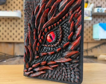 Met de hand gebeeldhouwde 3D-draak 7-inch Kindle 12-gen/kindle-kleurenzachte hoes