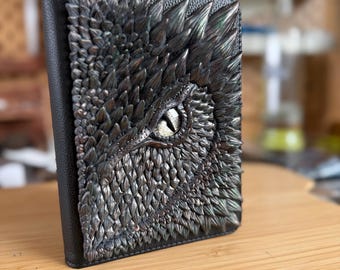 Met de hand gebeeldhouwde 3D-draak 7-inch Kindle 12-gen/kindle-kleurenzachte hoes