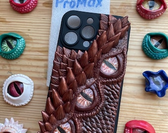 3D Dragon Eye iPhone 14/15/16 Pro Max-hoesje: met de hand gevormde polymeerklei