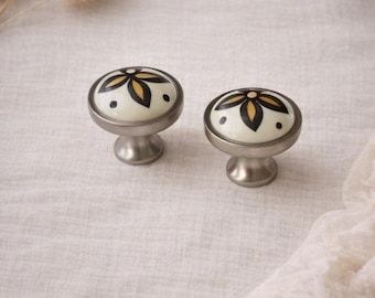 Tiradores de cerámica pintados a mano con flores amarillas para armarios – Tirador de cajón de 3,5 cm – Tirador floral pintado a mano – Herrajes para armarios de cocina