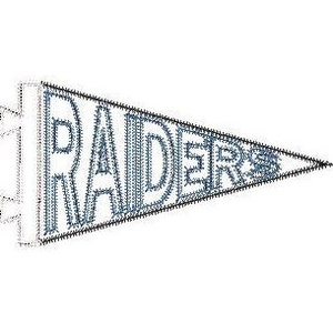 Op de afbeelding: Een blauw en wit vaandel met het woord "RAIDERS" erop gedrukt.