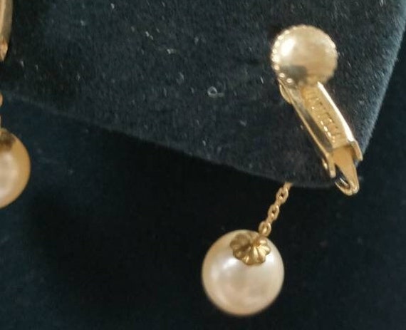 Vintage Marvella Signed Faux Pearl Clip On Dangle… - image 3