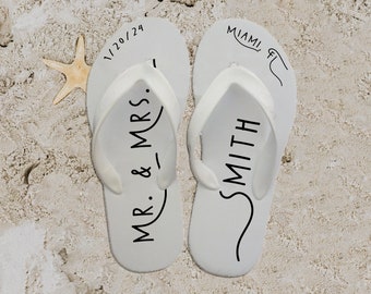 Flip-flops for Party Guests - with FREE printable for basket or frame. Personalized Wedding, Anniversary. BULK
