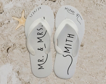 Flip-flops for Party Guests - with FREE printable for basket or frame. Personalized Wedding, Anniversary. BULK