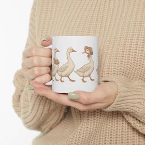 Charming Goose Ceramic Mug | Farmhouse Style Drinkware for Tea & Coffee Lovers | Unique Gift for Animal Lovers, Birthdays, Home Decor