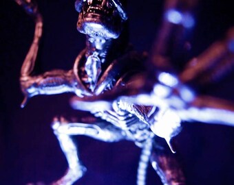 ALIENS - Alien mounted on rock base.