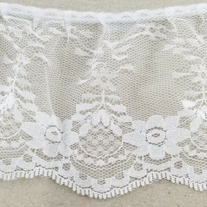 Renda franzida com babados 3,5" - 4 jardas no total