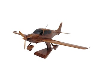 Cirrus SR22 Wood Wooden Airplane Aviation Aircraft Mahogany Private Pilot Display Model