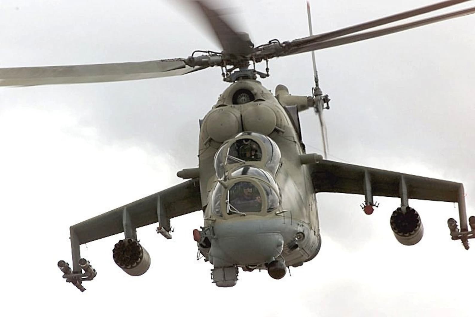 Mil Mi24 Hind D Soviet Russian Attack Helicopter Gunship Red Etsy