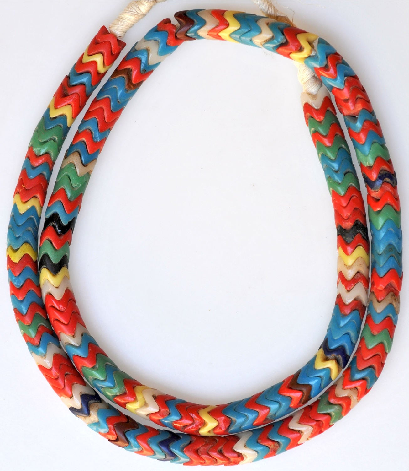 Alte Schlangenwirbelglasperlen 9mm CC43 Snake bone Glass Trade beads Bohemian 