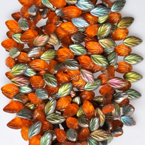 Kleine bladkraal 11 x 7 mm - Tsjechische glaskralen - kralen bovengaatje - verschillende matte kleuren Vitrail - 24 aantal