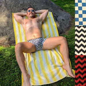 Men&#39;s Swim Trunks in Geometric Prints
