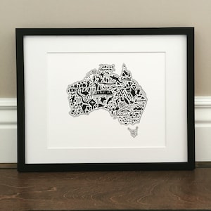 Australien Map Kunstdruck - Signierter 8.5 "x 11"" Druck von originaler Landkarte mit Australien Sehenswürdigkeiten, Kultur, Symbolen und Städten."
