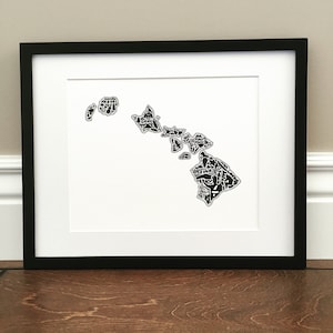 Hawaii Map Kunstdruck - Signierter 8,5 "x 11" Druck von originaler Landkarte mit Hawaiianische Sehenswürdigkeiten, Kultur, Symbolen und Städten