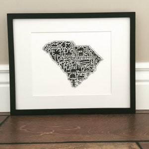 South Carolina Karte Kunstdruck - Unterschriebener 8.5 "x 11"" Druck von einer original handgezeichneten Landkarte mit Sehenswürdigkeiten, Symbolen und Städten."