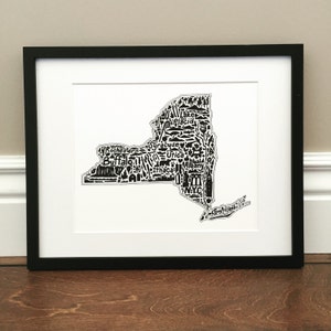 New York State Map Kunstdruck - Druck einer originalen, handgezeichneten Karte mit den Sehenswürdigkeiten, Symbolen und Städten von New York