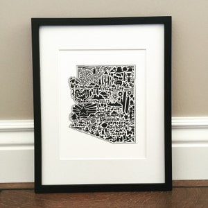 Arizona Map Art Print - Impression d’une carte originale dessinée à la main comprenant les monuments, la culture, les symboles et les villes de l’Arizona