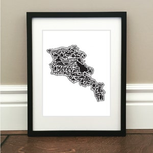 Impression d'art de carte d'Arménie - impression signée 8,5 x 11 po. de la carte dessinée à la main comprenant les monuments, la culture, les symboles et les villes