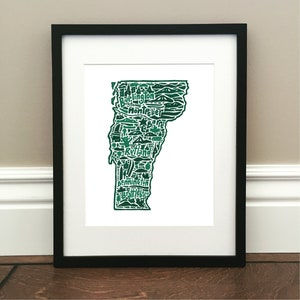 Wydruk artystyczny mapy Vermont – kolorowy – podpisany wydruk 8,5&quot; x 11&quot; oryginalnej mapy rysowanej ręcznie, zawierającej zabytki, kulturę, symbole i miasta