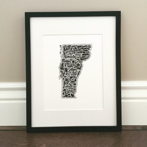 Vermont Karte Kunstdruck - Unterschriebener 8.5 "x 11"" Druck von einer original Landkarte mit Sehenswürdigkeiten, Symbolen und Städten."