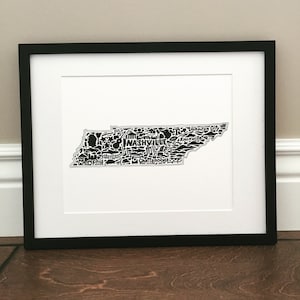 Tennessee Map Art Print - Druck einer originalen, handgezeichneten Karte mit Tennessee's Wahrzeichen, Kultur, Symbolen und Städten