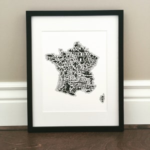 Frankreich Karte Kunstdruck - Signierter Druck von originaler handgezeichneter Landkarte mit Sehenswürdigkeiten, Symbolen und Städten