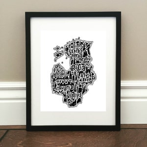 Baltikum Karte Kunstdruck - Unterschriebener 8,5 "x 11" Druck von einer handgezeichneten Landkarte von Baltikum, Lettland, und Litauen