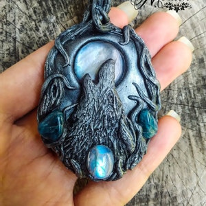 Wolf pendant, howling wolf, wolf moon, howling wolf pendant, fairytale gift, fantasy jewelry, pagan jewelry, full moon