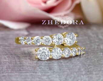 Graduated Wedding Band in Gold, Wedding Diamond Band, Tapered Diamond Band , Fashion Band , Unique Wedding Band ,  Anniversary Band For Her