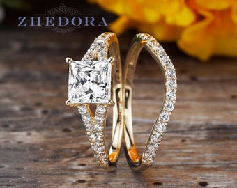 Yellow Gold Princess Cut Bridal Set  , Split Shank Engagement Ring, Bridal Set, Princess Cut Wedding Set, Square Moissanite Ring